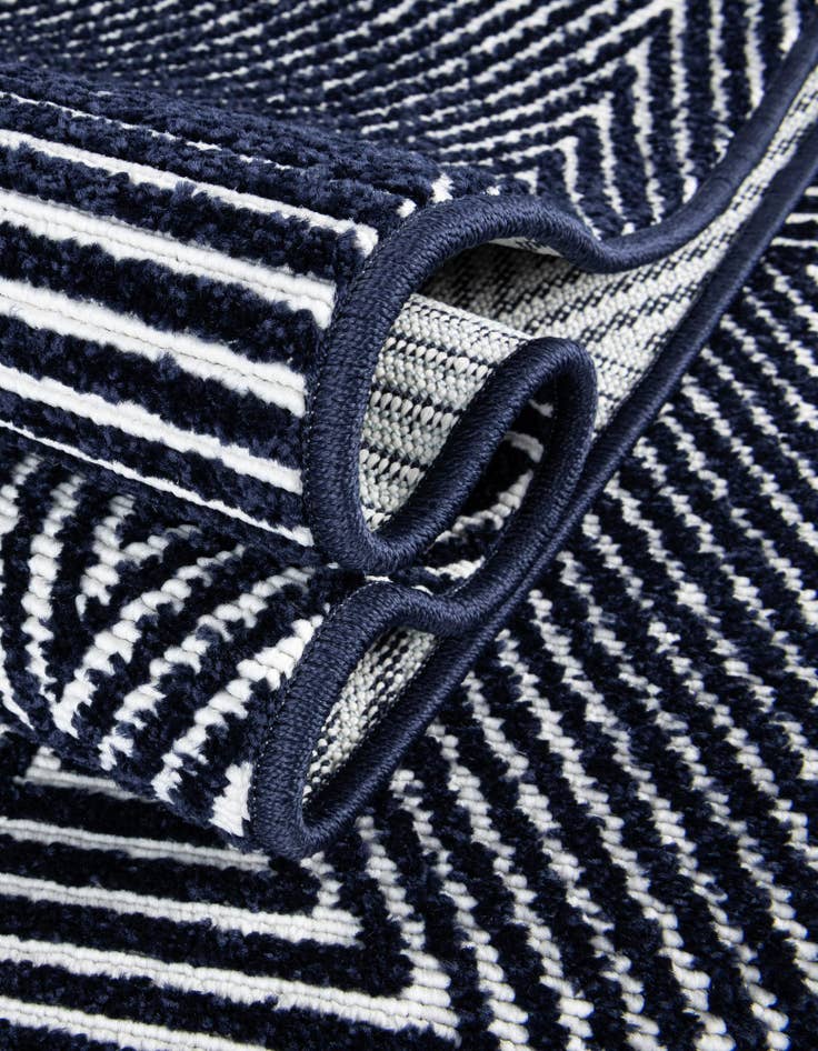 Detail image of  3' x 3'  Washable Sabrina Soto Indoor / Outdoor Round Rug