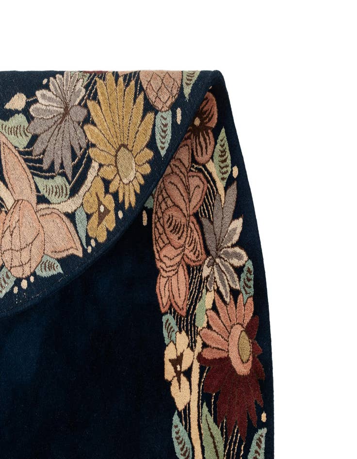 Detail image of  6' 7 x 6' 7  Hand Knotted Tibet Oriental Wool Round Rug