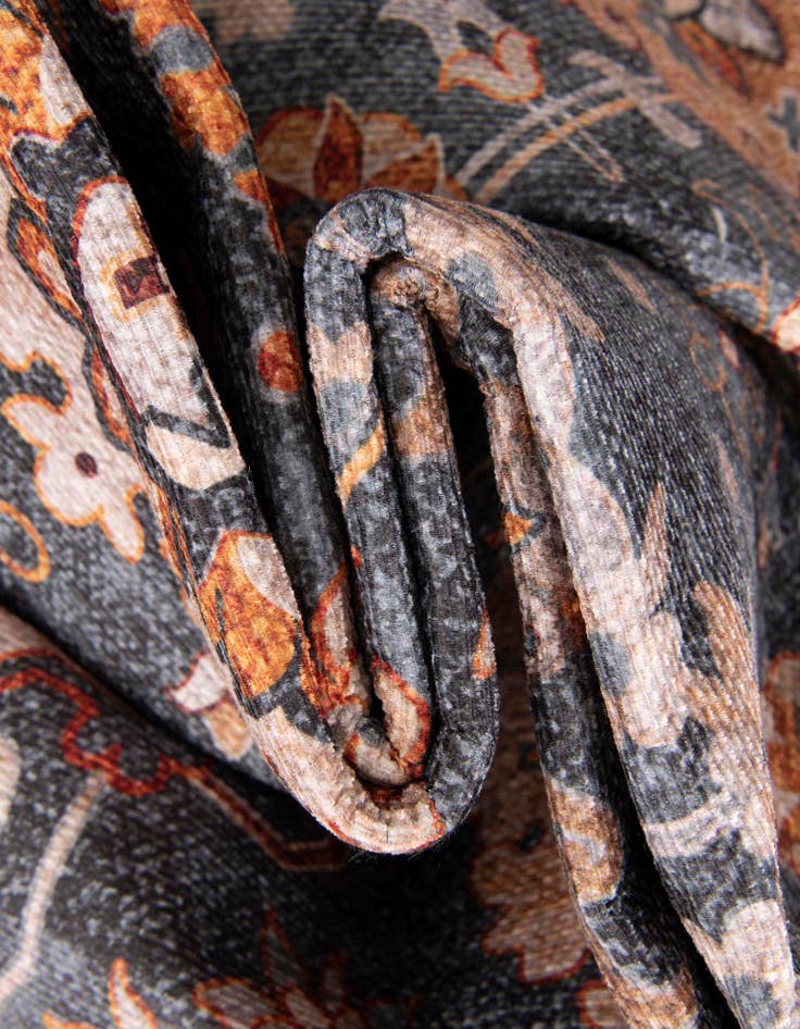 Detail image of  5' 1 x 5' 1 Timeless Round Rug