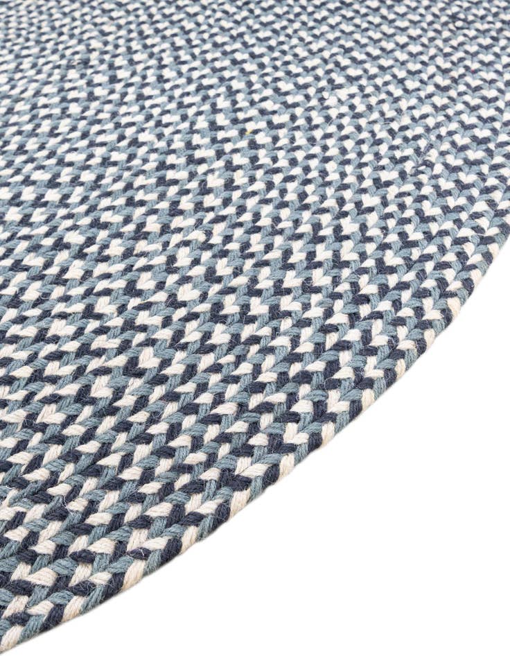 Detail image of  5' 1 x 5' 1  Hand Tweed Braided Jute Round Rug