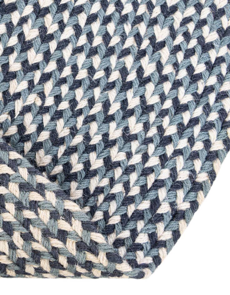 Detail image of  5' 1 x 5' 1  Hand Tweed Braided Jute Round Rug