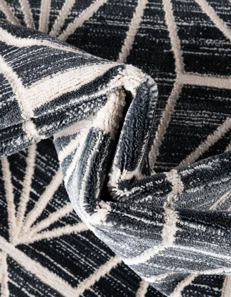 Detail image of Jill Zarin 8' x 8' Uptown Fifth Avenue Round Rug