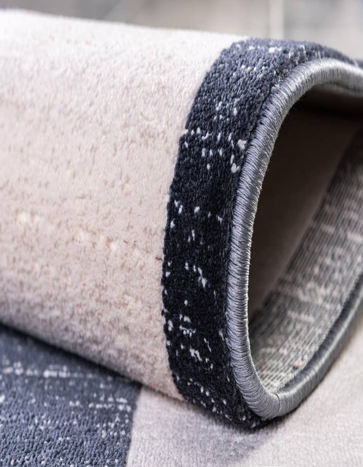 Detail image of Jill Zarin 3' 3 x 3' 3 Uptown Yorkville Round Rug