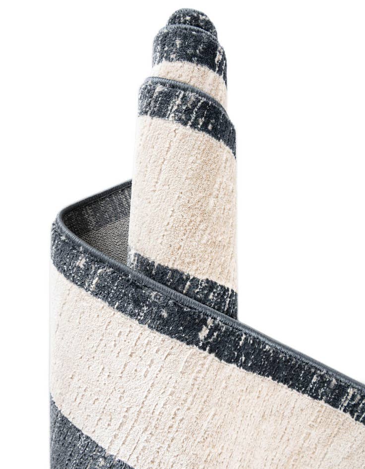 Detail image of Jill Zarin 3' 3 x 3' 3 Uptown Yorkville Round Rug