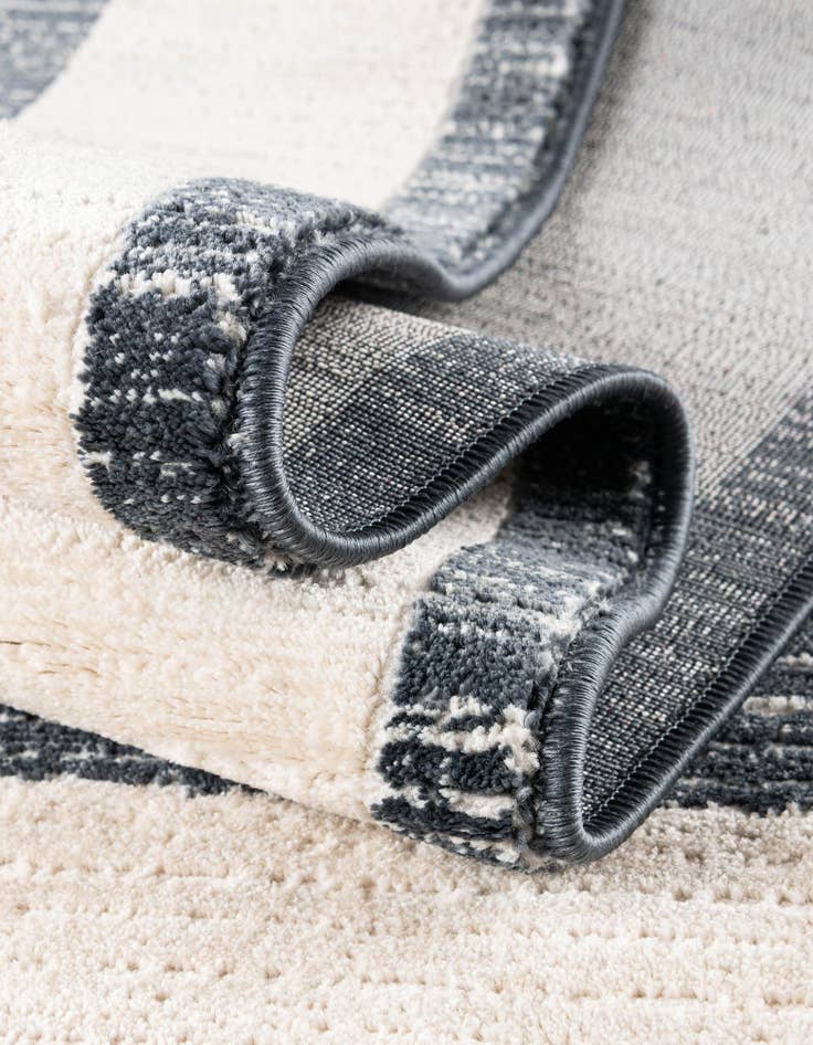 Detail image of Jill Zarin 3' 3 x 3' 3 Uptown Yorkville Round Rug