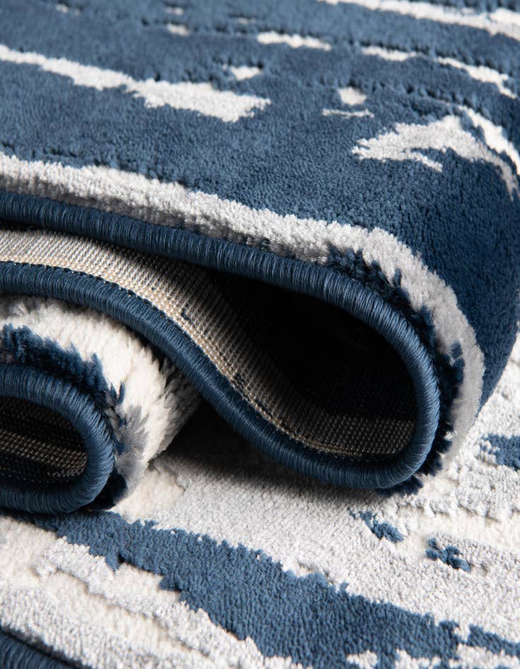 Detail image of  4' x 4' Vince Camuto Round Rug