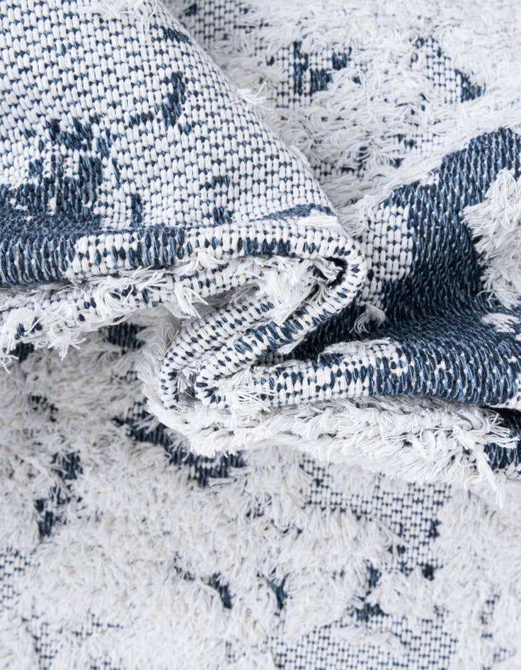 Detail image of  2' 7 x 10' Abbey Runner Rug