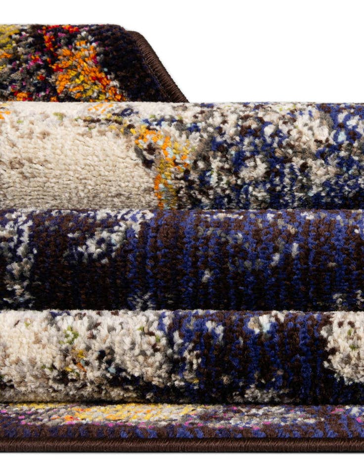 Detail image of  2' 7 x 10'  Washable Carnevale Runner Rug