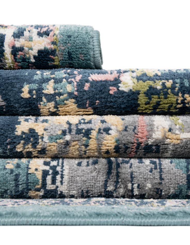 Detail image of  2' 7 x 10' Charleston Runner Rug