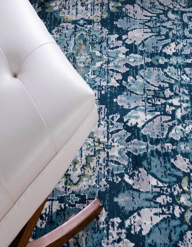 Detail image of  2' 7 x 10' Charleston Runner Rug