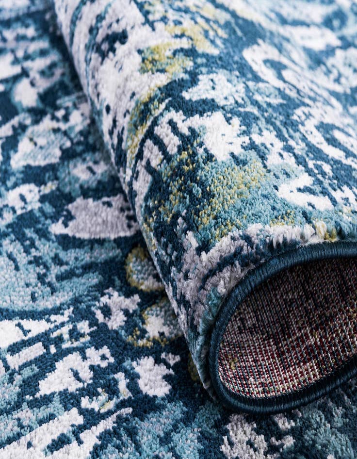 Detail image of  2' 7 x 10' Charleston Runner Rug