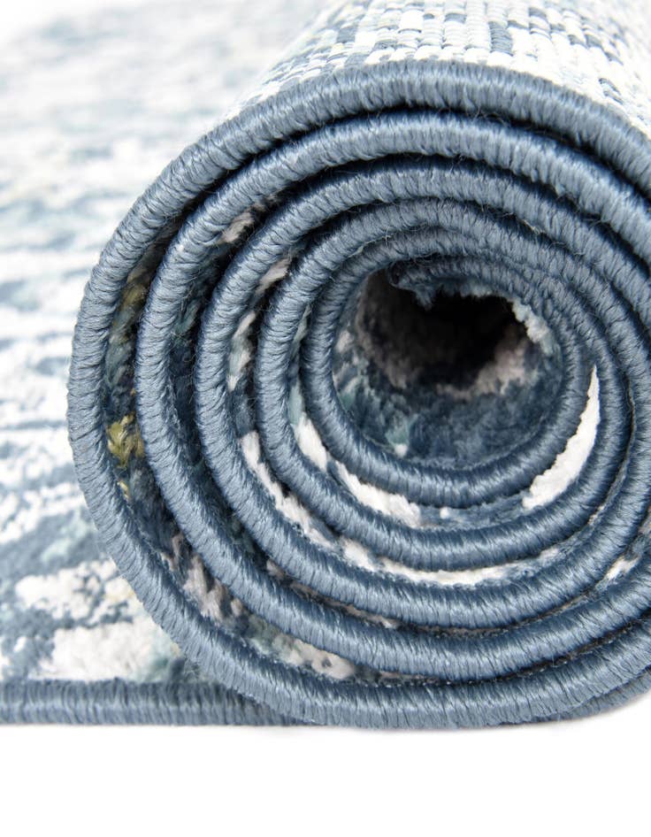 Detail image of  2' 7 x 10' Charleston Runner Rug