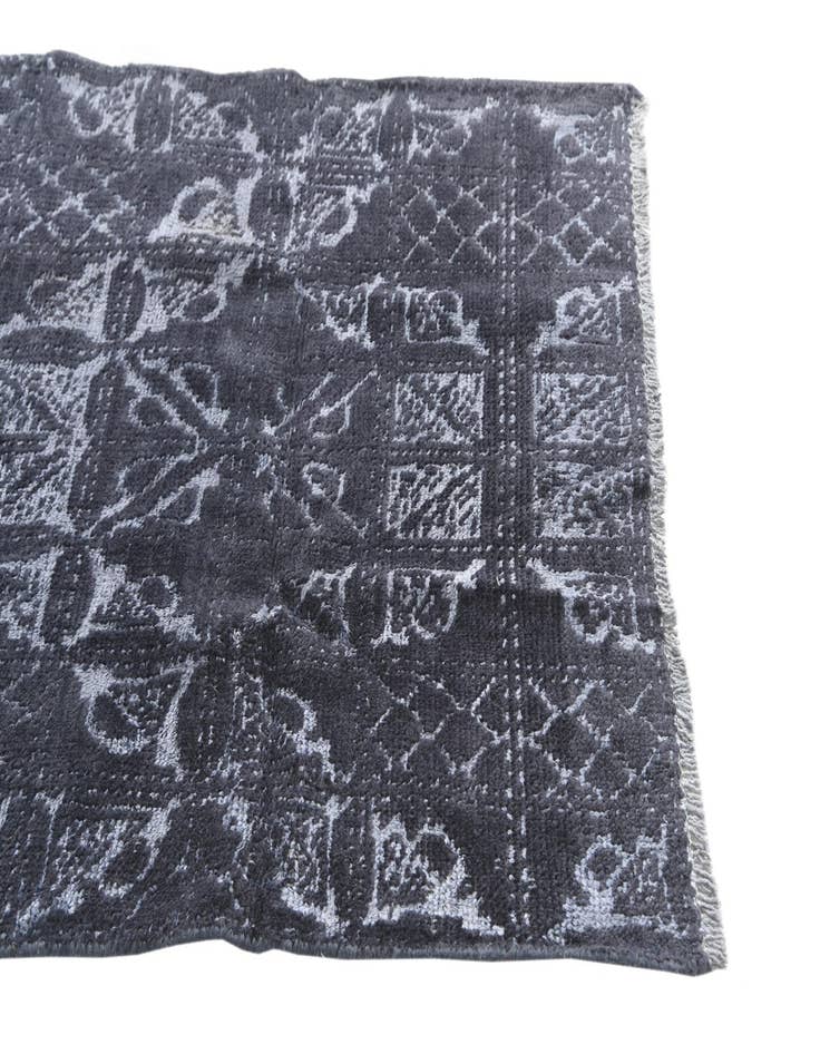 Detail image of  2' 8 x 8' 6  Hand Knotted Darya Runner Rug