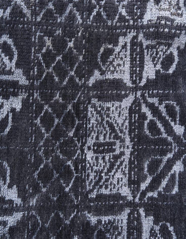 Detail image of  2' 8 x 8' 6  Hand Knotted Darya Runner Rug