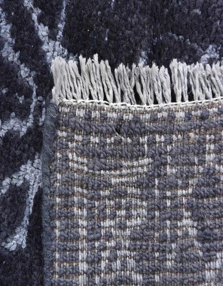 Detail image of  2' 8 x 8' 6  Hand Knotted Darya Runner Rug