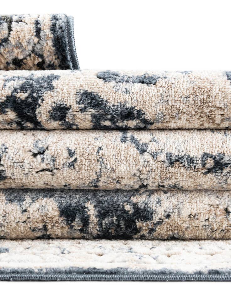 Detail image of  2' x 6' 9 Eliza Runner Rug