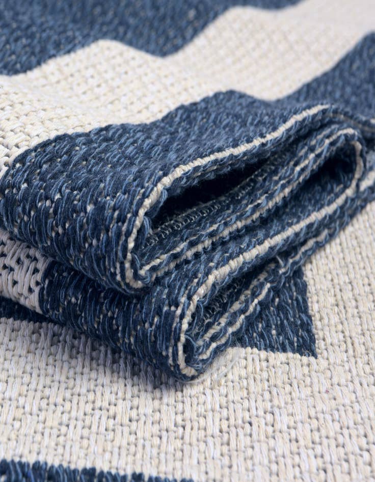 Detail image of  2' x 7' 10 Georgia Runner Rug