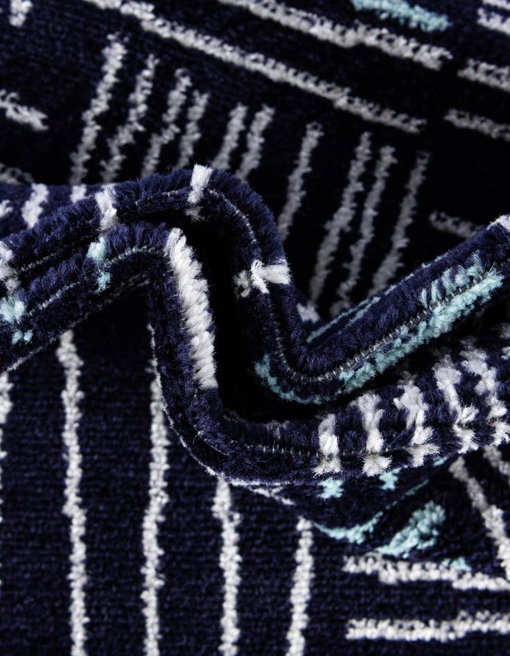 Detail image of  2' 7 x 12' Hanahan Runner Rug