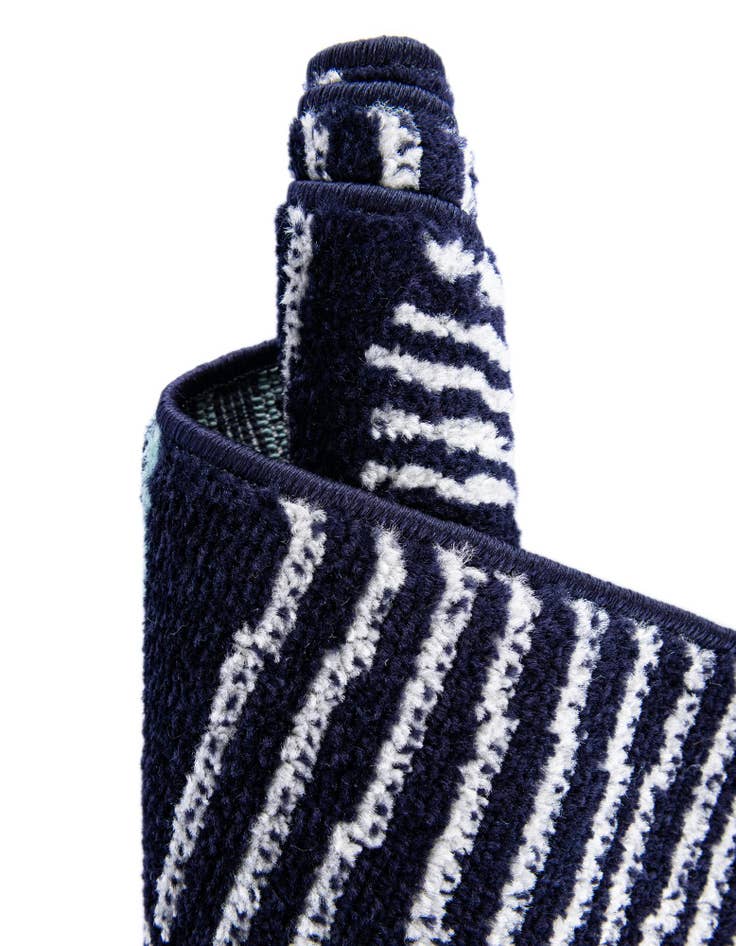 Detail image of  2' 7 x 12' Hanahan Runner Rug