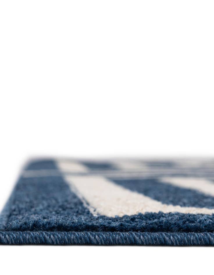 Detail image of  2' 7 x 10' Hera Runner Rug