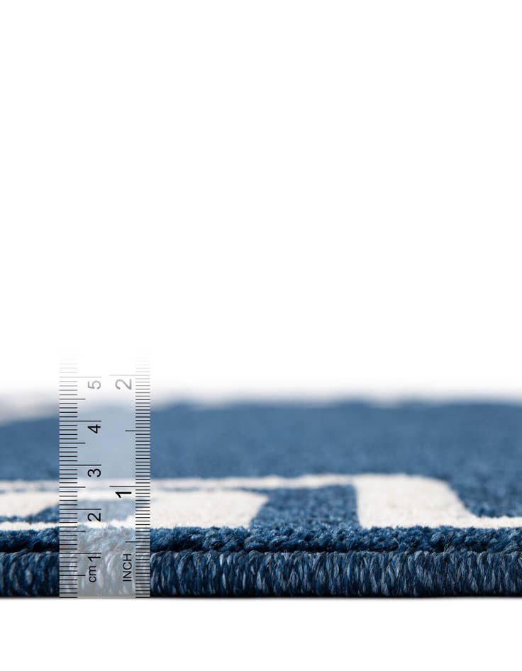 Detail image of  2' 7 x 10' Hera Runner Rug