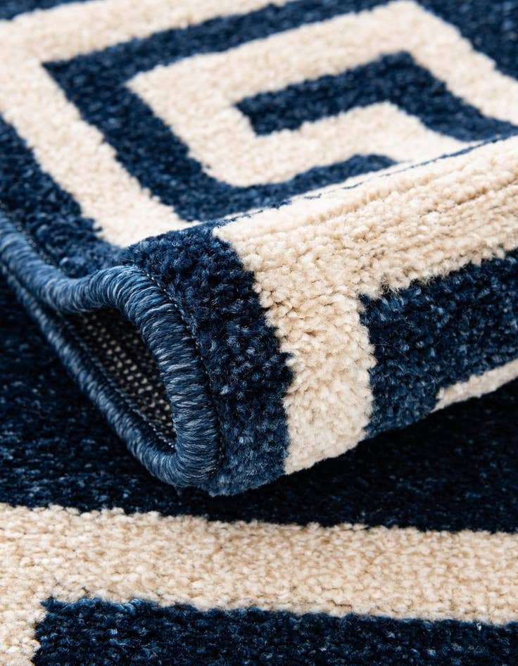 Detail image of  2' 7 x 10' Hera Runner Rug