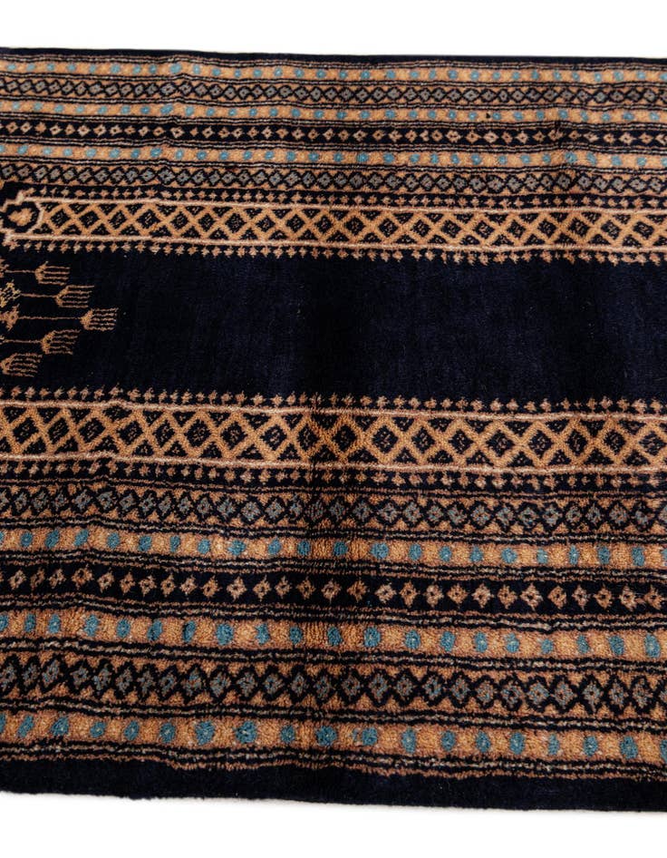 Detail image of  2' 7 x 4' 4  Hand Knotted Lahour Oriental Wool Runner Rug