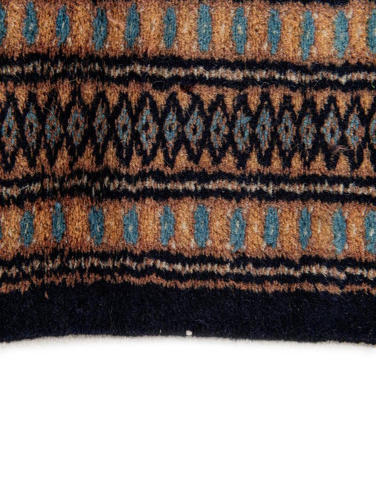 Detail image of  2' 7 x 4' 4  Hand Knotted Lahour Oriental Wool Runner Rug