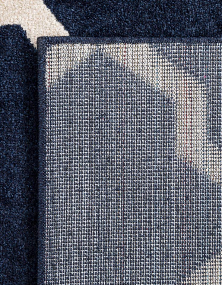 Detail image of  2' 7 x 10' Lattice Runner Rug