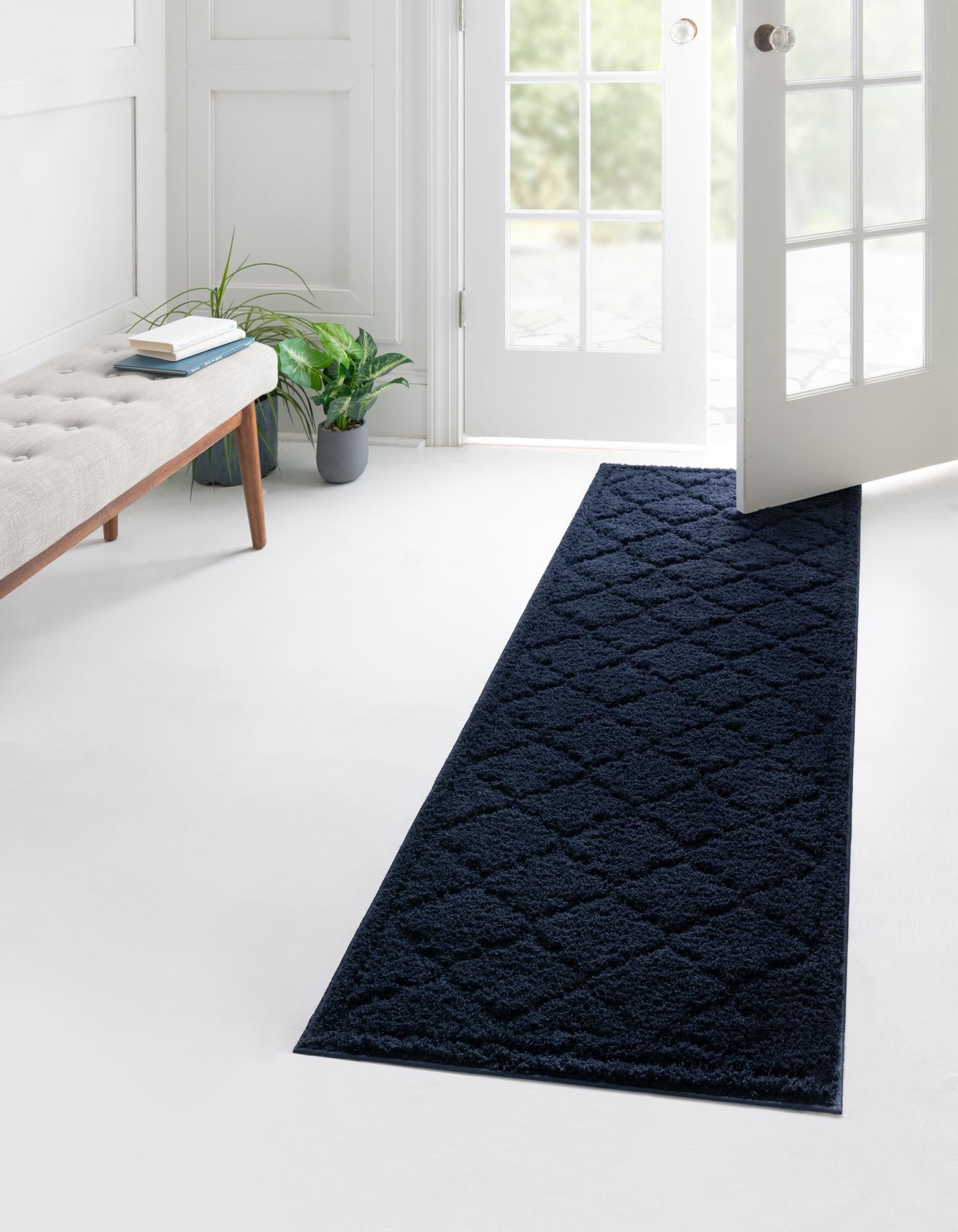  2' x 6' 9 Lattice Shag Runner Rug