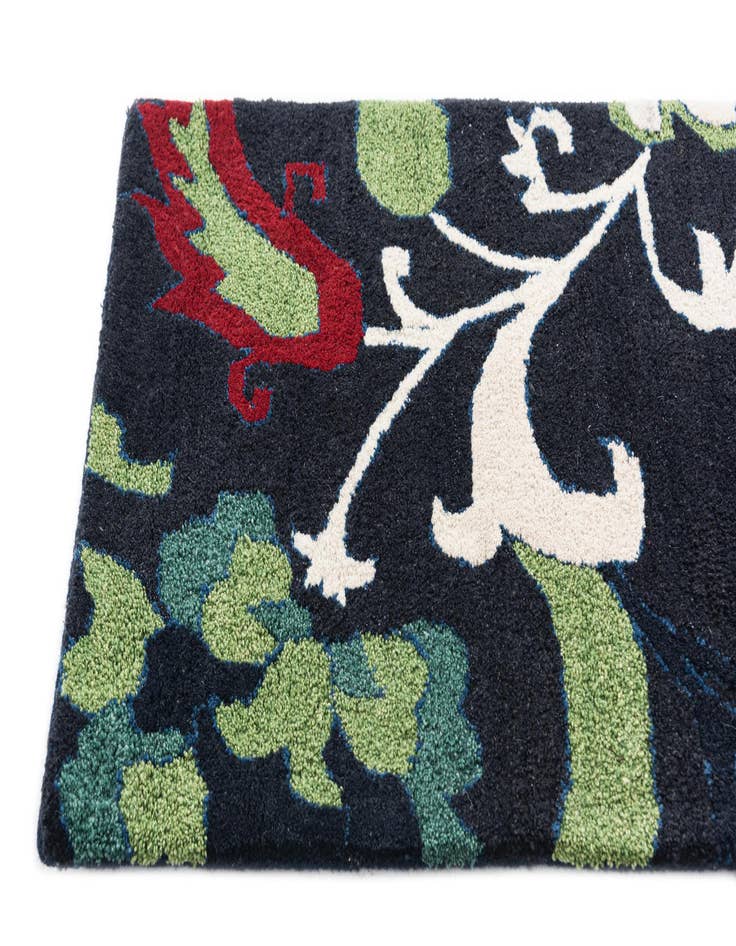 Detail image of  2' 1 x 4' Luna Runner Rug