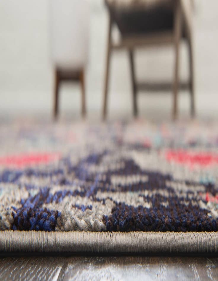 Detail image of  2' 7 x 10'  Washable Mesa Runner Rug