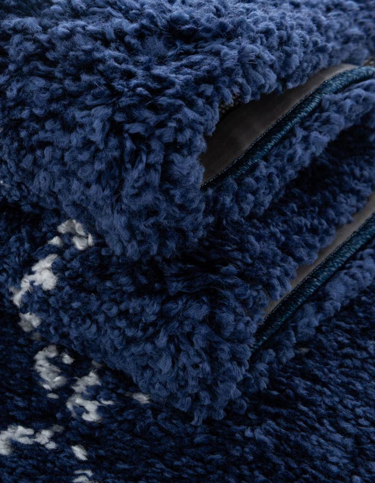 Detail image of  2' 7 x 10' Moroccan Shag Runner Rug