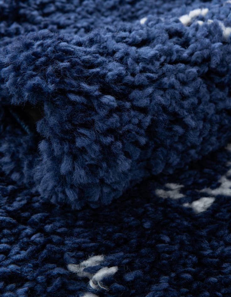 Detail image of  2' 7 x 10' Moroccan Shag Runner Rug