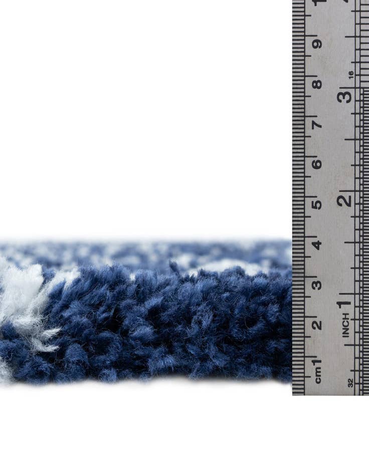 Detail image of  2' 7 x 6' Moroccan Shag Runner Rug