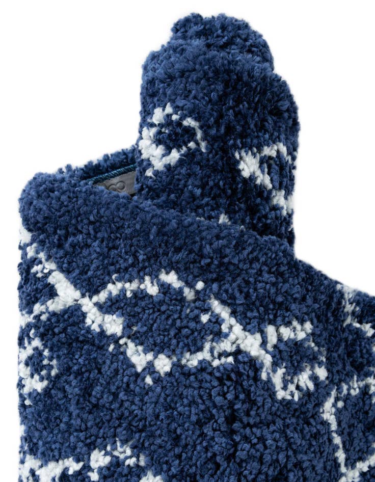 Detail image of  2' 7 x 6' Moroccan Shag Runner Rug