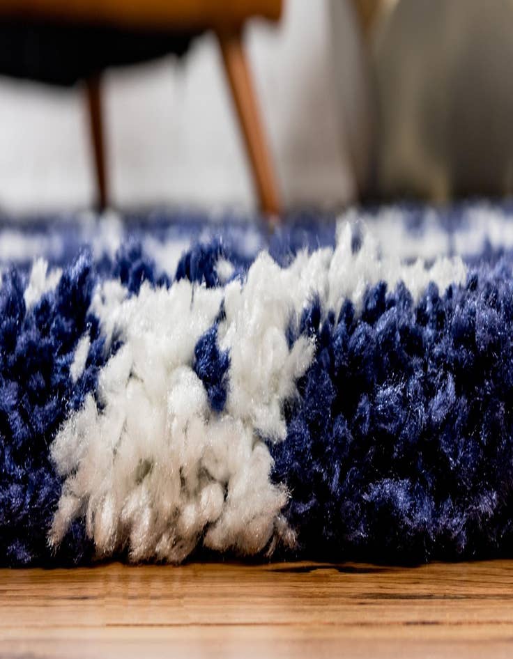 Detail image of  2' 7 x 10' Moroccan Shag Runner Rug