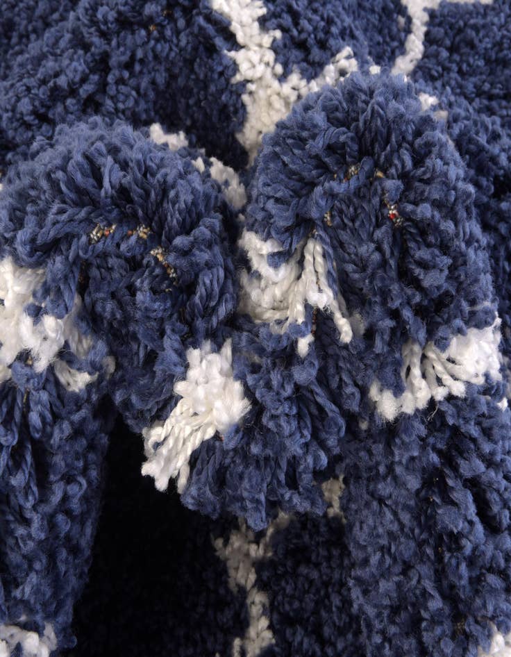 Detail image of  2' 7 x 10' Moroccan Shag Runner Rug