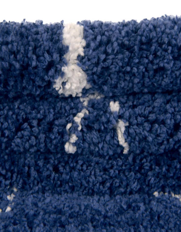 Detail image of  2' 7 x 6' Moroccan Shag Runner Rug