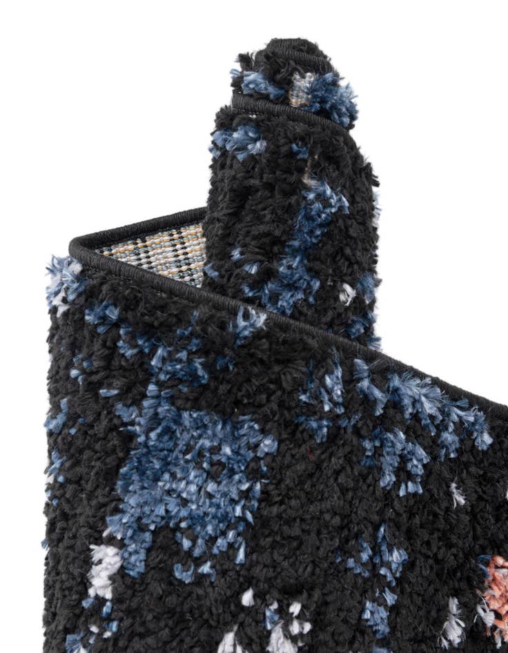 Detail image of  2' 7 x 10' Morocco Runner Rug