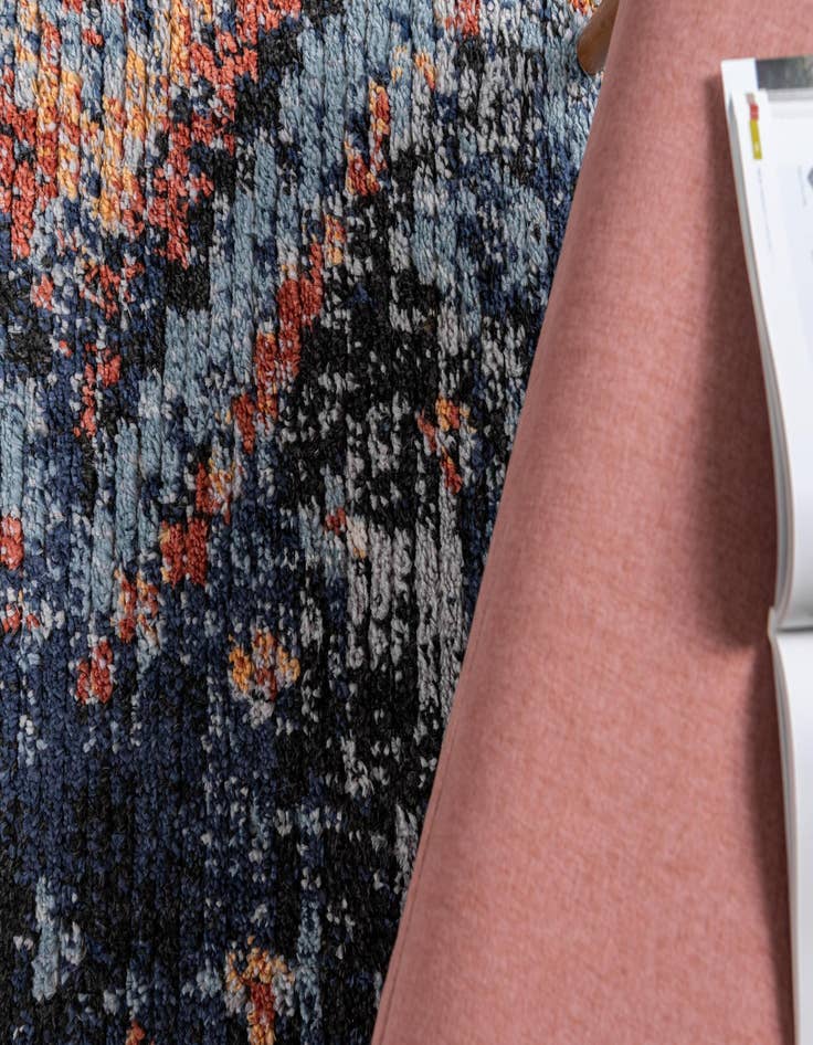 Detail image of  2' 7 x 10' Morocco Runner Rug