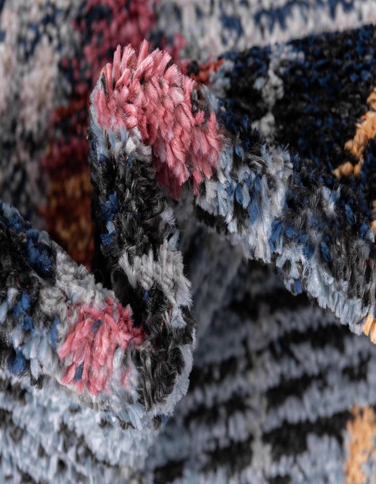 Detail image of  2' 7 x 10' Morocco Runner Rug