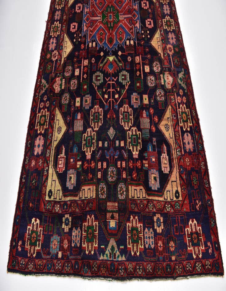 Detail image of 5' 5 x 10' Hand Knotted Nahavand Persian Wool Runner Rug