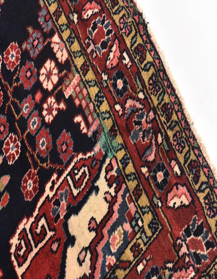 Detail image of 4' 8 x 10' Hand Knotted Nahavand Persian Wool Runner Rug