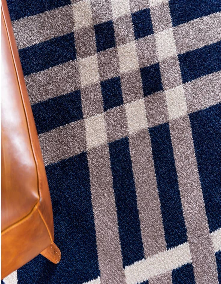 Detail image of Jane Seymour 2' x 6' Open Hearts Runner Rug