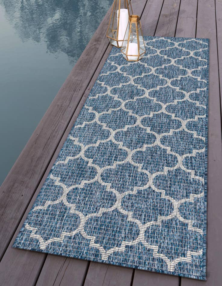 Detail image of  2' x 6'  Washable Lattice Indoor / Outdoor Runner Rug