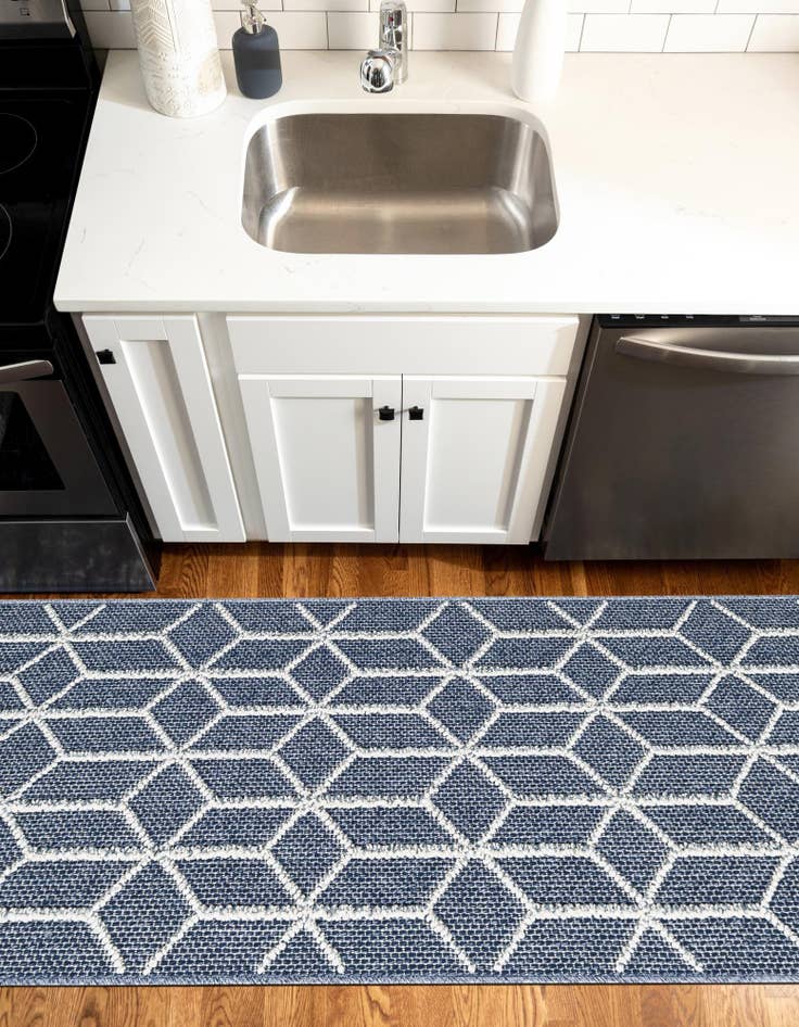 Detail image of  2' x 8'  Washable Lattice Indoor / Outdoor Runner Rug