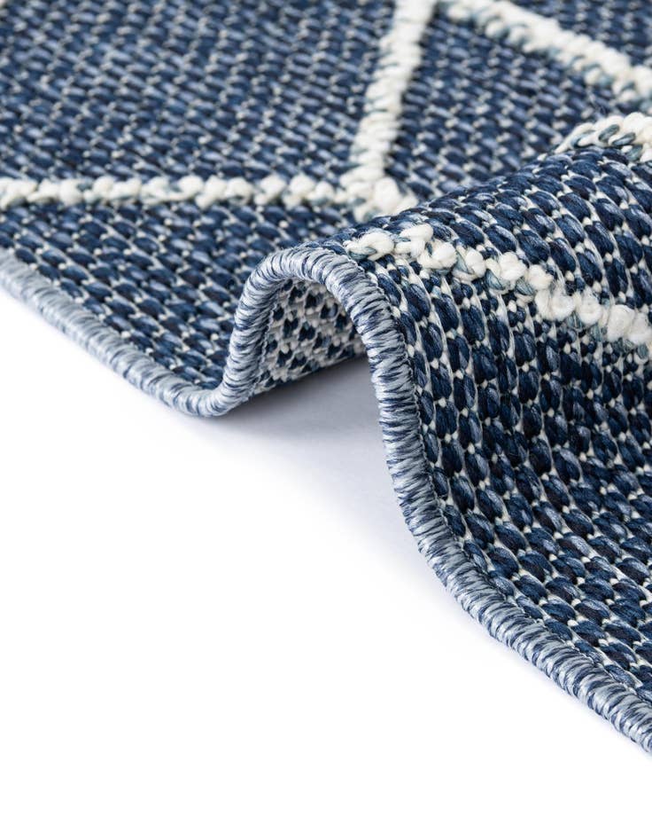 Detail image of  2' x 8'  Washable Lattice Indoor / Outdoor Runner Rug