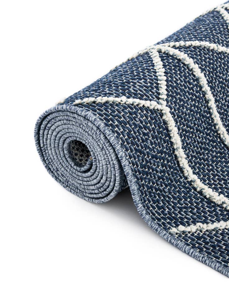 Detail image of  2' x 8'  Washable Lattice Indoor / Outdoor Runner Rug