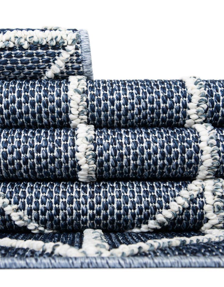 Detail image of  2' x 8'  Washable Lattice Indoor / Outdoor Runner Rug